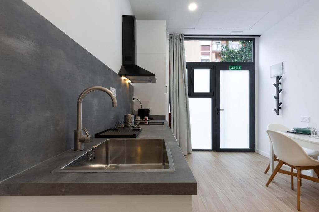 발렌시아 Nuevo Loft En Playa Y Cerca Del Centro, Ac Y Wifi 아파트 외부 사진